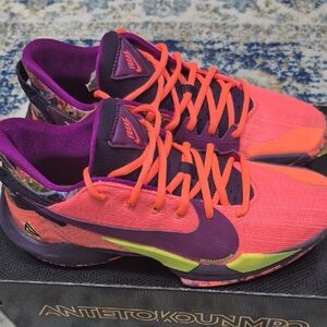 Nike Athletic Shoes in Pink and Purple